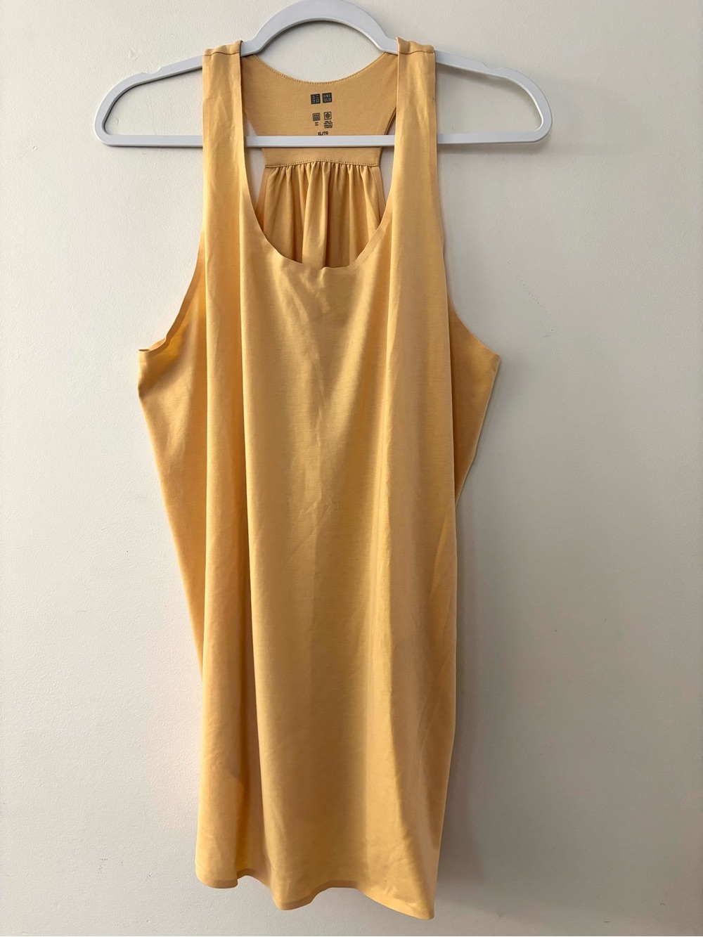 Uniqlo Pale Beige Scoop Neck Tank Top NWOT size XL